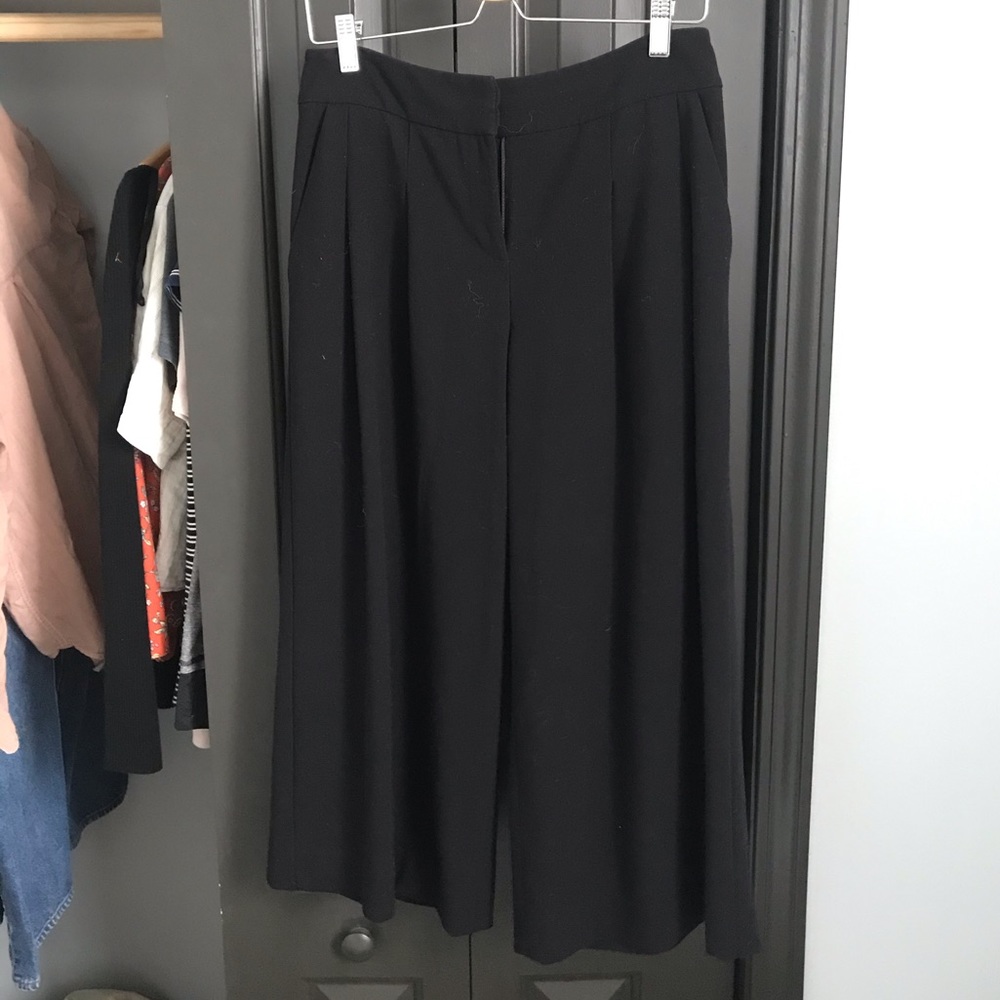 Black wide-leg pants